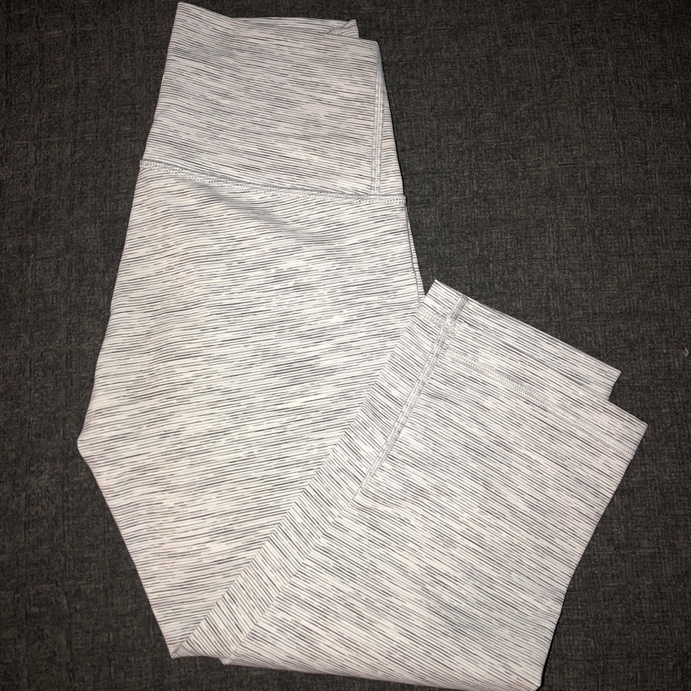Lululemon cropped leggings